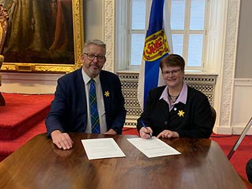TH Minister Lohr and Carolyn BG NSFM Pres